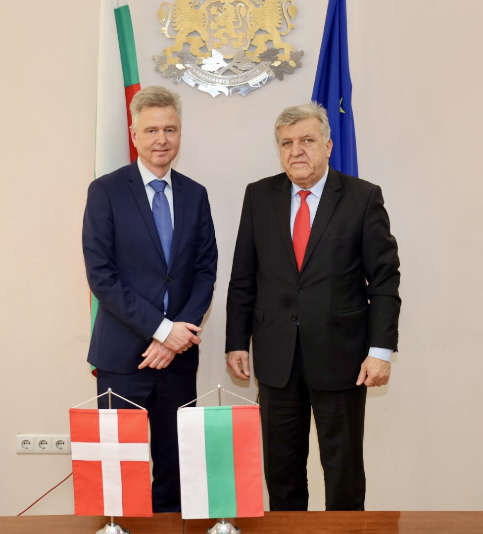 Министър Манол Генов се срещна с посланика на Дания