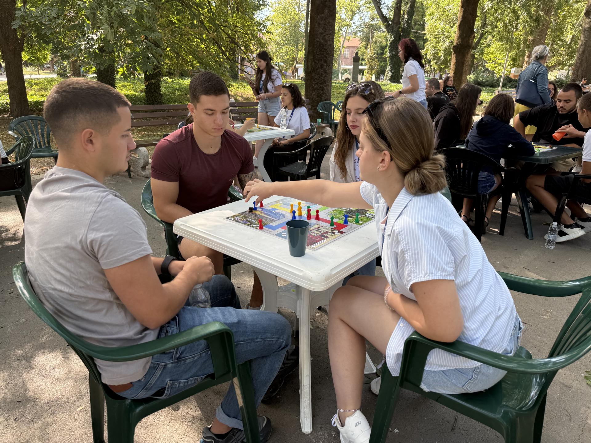 Млад татко спечели турнира „Не се сърди, човече“ в Русе