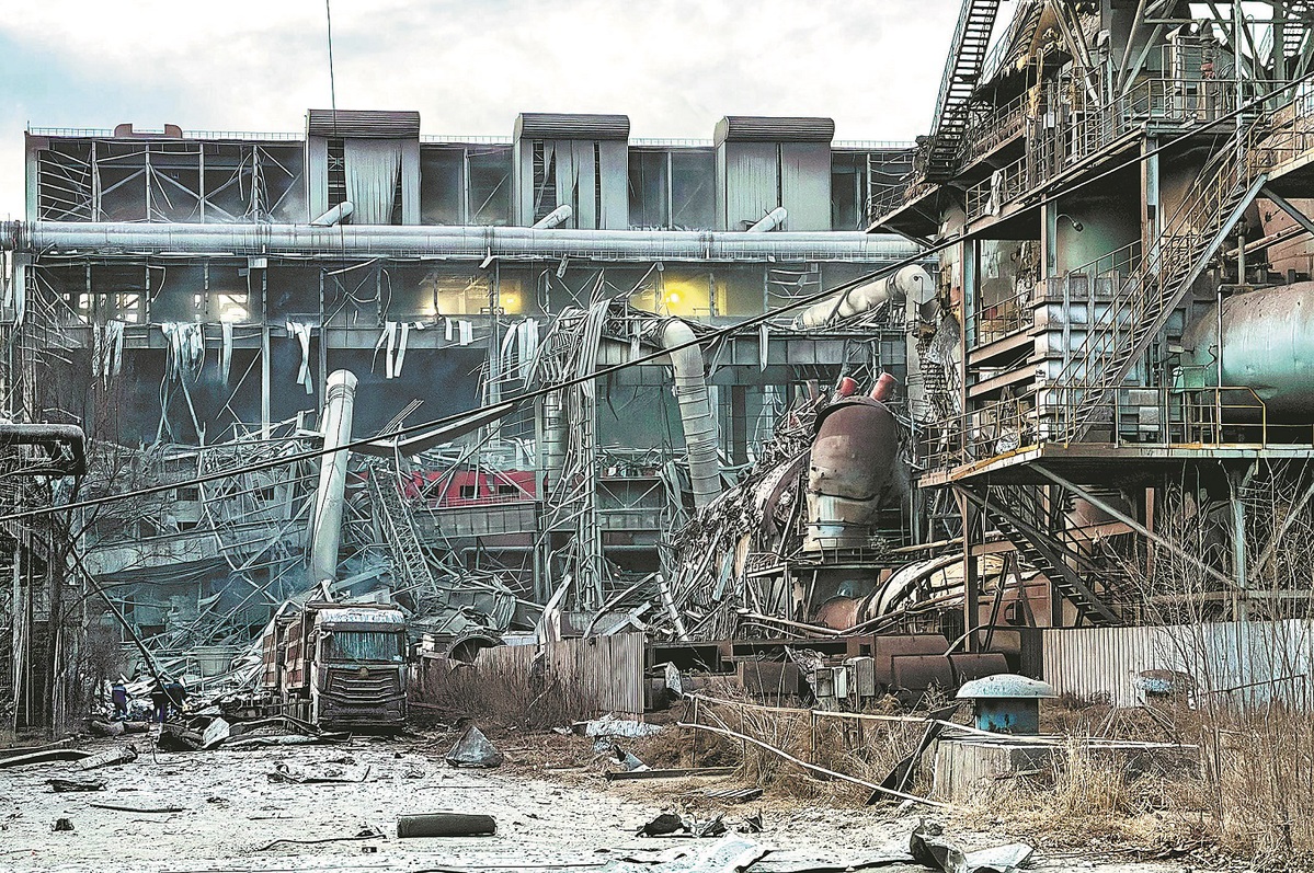 Експлозия в завод за стомана в Баотоу уби 6, рани 84